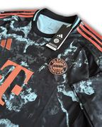 2024/25 - FC Bayern Munich - Away - L